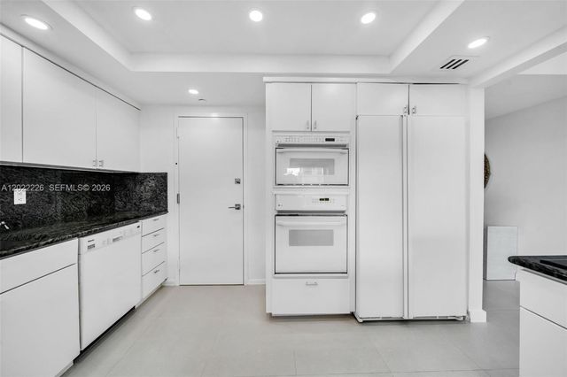 199 Ocean Lane Dr 515, Key Biscayne, FL 33149
