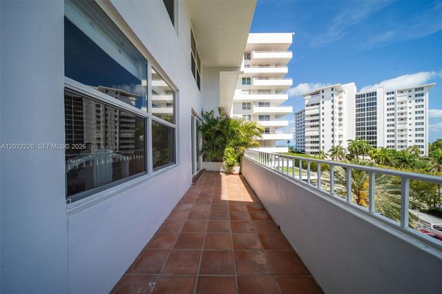 199 Ocean Lane Dr 515, Key Biscayne, FL 33149