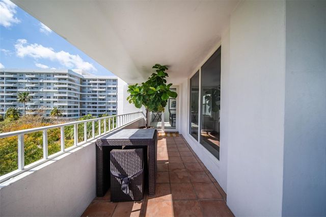 199 Ocean Lane Dr 515, Key Biscayne, FL 33149