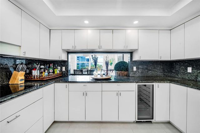 199 Ocean Lane Dr 515, Key Biscayne, FL 33149