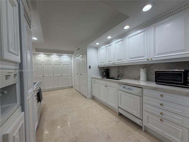 1111 Crandon Blvd B1105, Key Biscayne, FL 33149