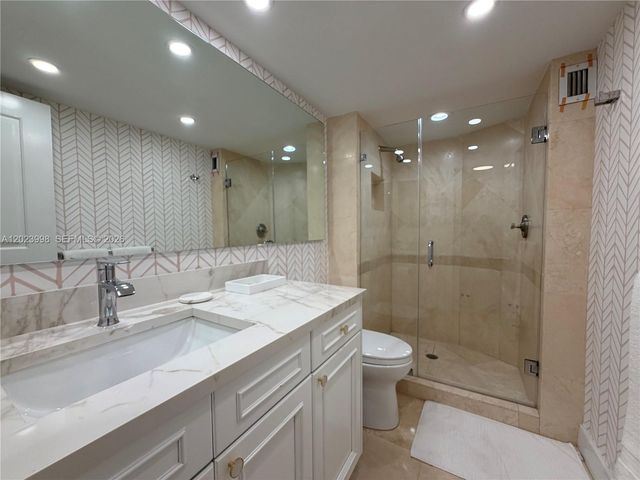 1111 Crandon Blvd B1105, Key Biscayne, FL 33149