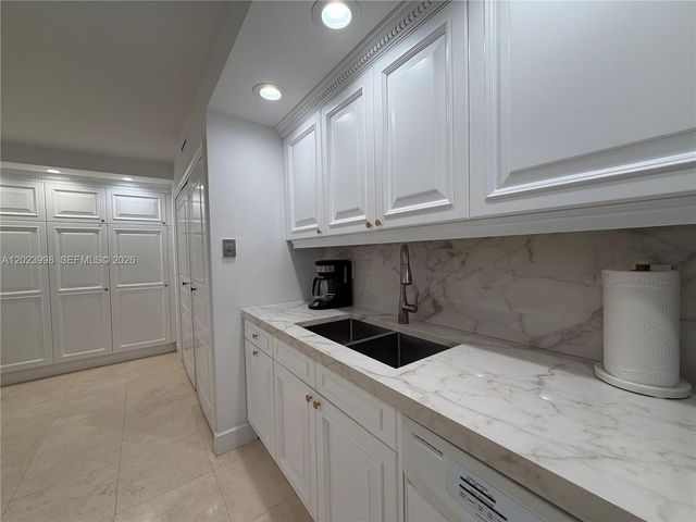 1111 Crandon Blvd B1105, Key Biscayne, FL 33149