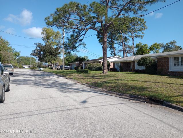 7834 WOODLEIGH Drive S, Jacksonville, FL 32211