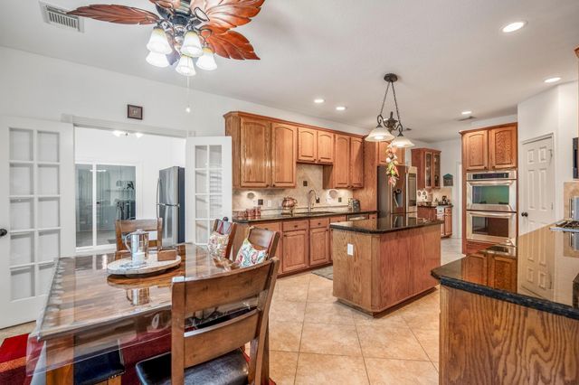 51 Clingstone Place, The Woodlands, TX 77382