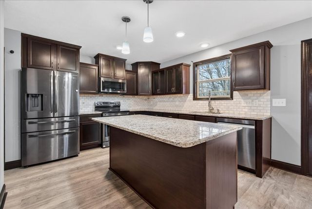 1163 Belvoir Ln, Clarksville, TN 37040