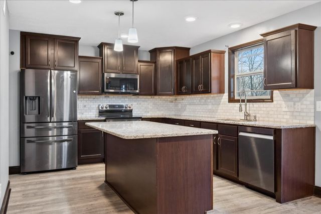 1163 Belvoir Ln, Clarksville, TN 37040