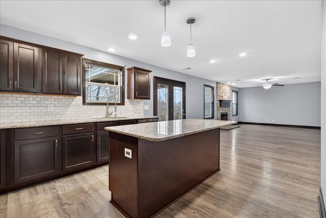 1163 Belvoir Ln, Clarksville, TN 37040