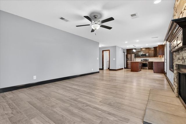 1163 Belvoir Ln, Clarksville, TN 37040