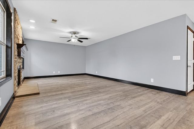 1163 Belvoir Ln, Clarksville, TN 37040