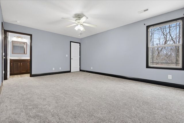 1163 Belvoir Ln, Clarksville, TN 37040