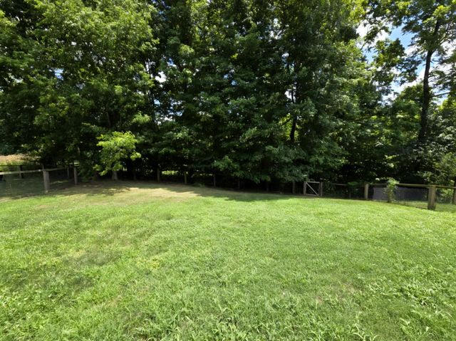 1163 Belvoir Ln, Clarksville, TN 37040