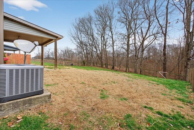 1163 Belvoir Ln, Clarksville, TN 37040