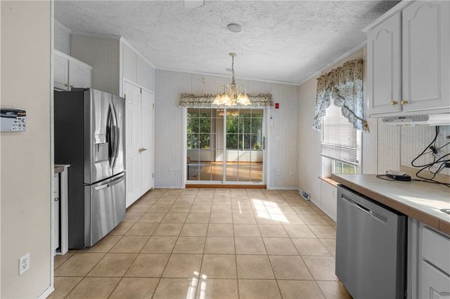 71 blackbird Street, Tiverton, RI 02878