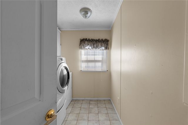 71 blackbird Street, Tiverton, RI 02878