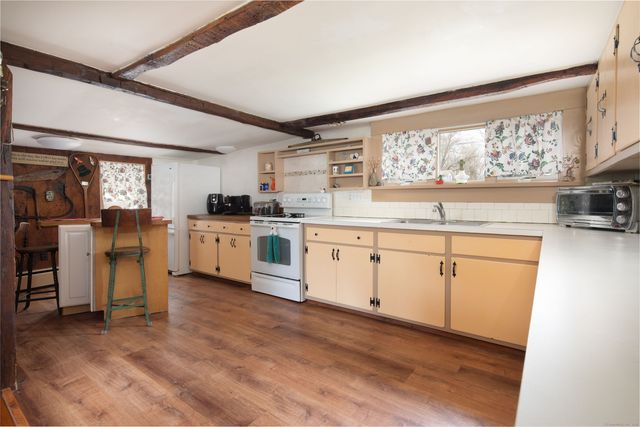 2 Perry Street, Salisbury, CT 06039