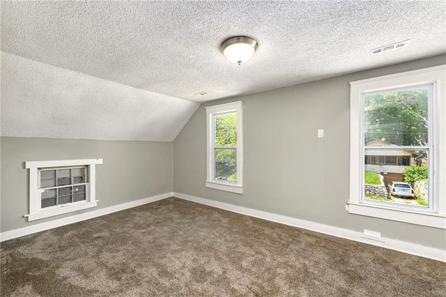 2409 Oakley Avenue, Kansas City, MO 64127