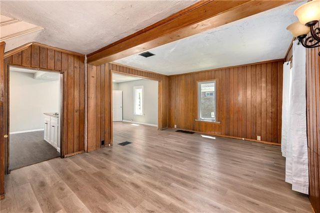 2409 Oakley Avenue, Kansas City, MO 64127