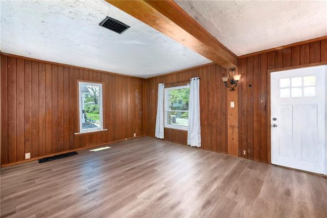 2409 Oakley Avenue, Kansas City, MO 64127