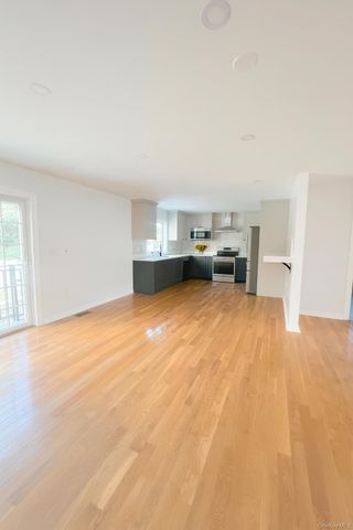 50 vineyard ave, Yonkers, NY 10701
