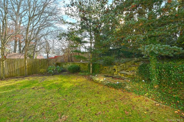 38 Soundcrest Avenue, Northport, NY 11768