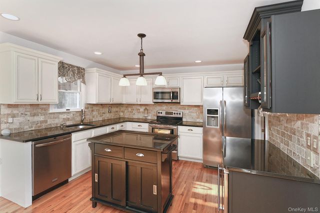 38 Soundcrest Avenue, Northport, NY 11768