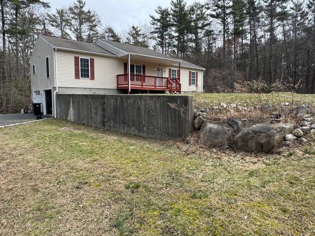 115 Flag Swamp Rd, Dartmouth, MA 02747