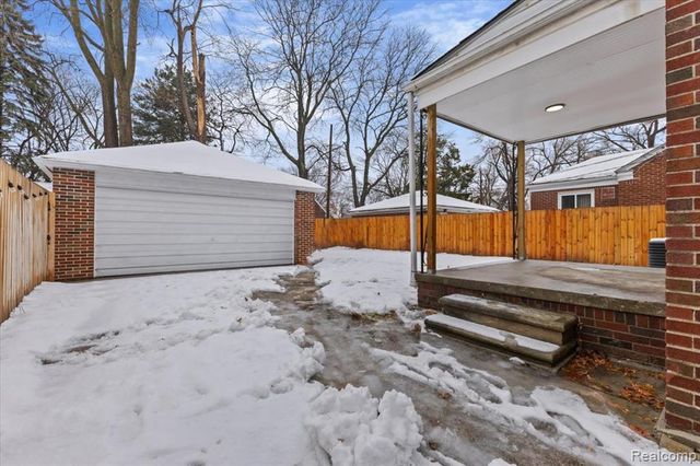 2339 E Outer Drive, Detroit, MI 48234