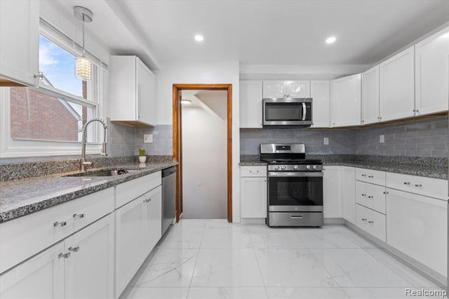 2339 E Outer Drive, Detroit, MI 48234