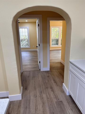 111 Pecan Street, Terrell, TX 75160