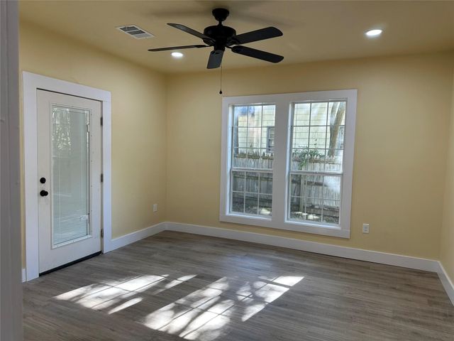 111 Pecan Street, Terrell, TX 75160