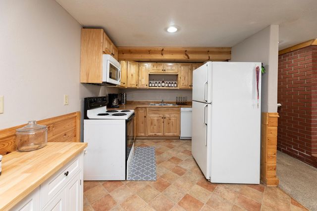 320 22nd Avenue S, Moorhead, MN 56560