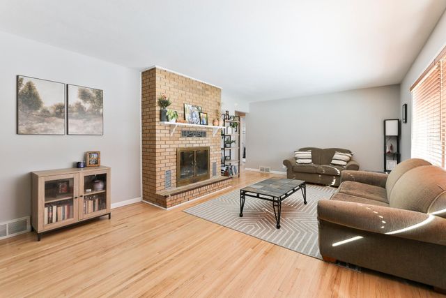 320 22nd Avenue S, Moorhead, MN 56560