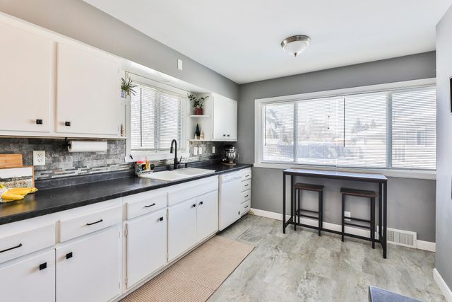 320 22nd Avenue S, Moorhead, MN 56560