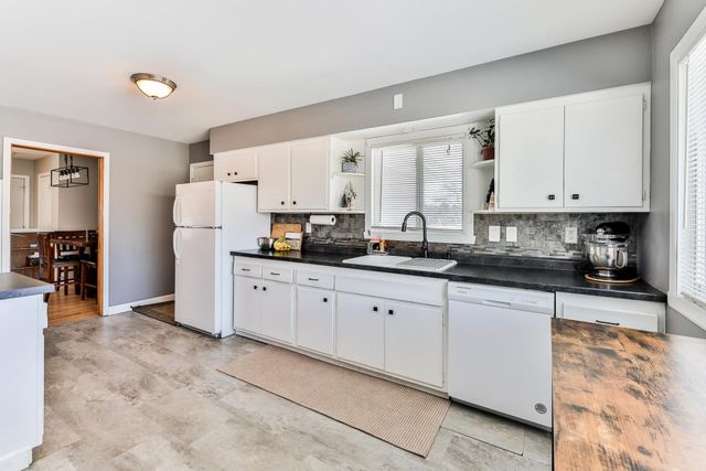 320 22nd Avenue S, Moorhead, MN 56560