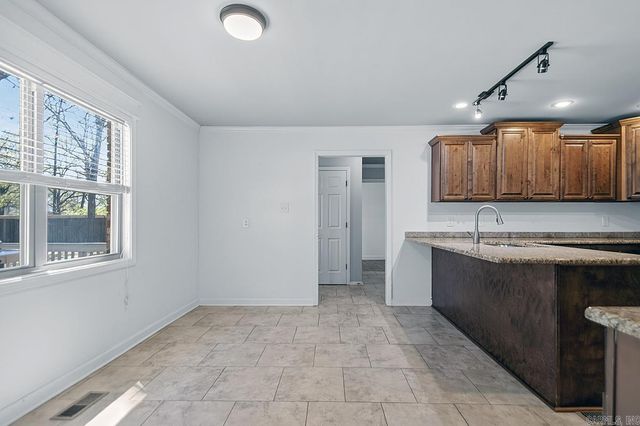 4 Barber Cv., Maumelle, AR 72113