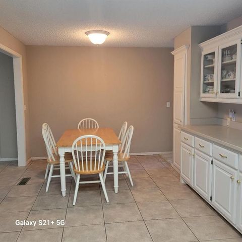 13727 Hummingbird Drive, Choctaw, OK 73020