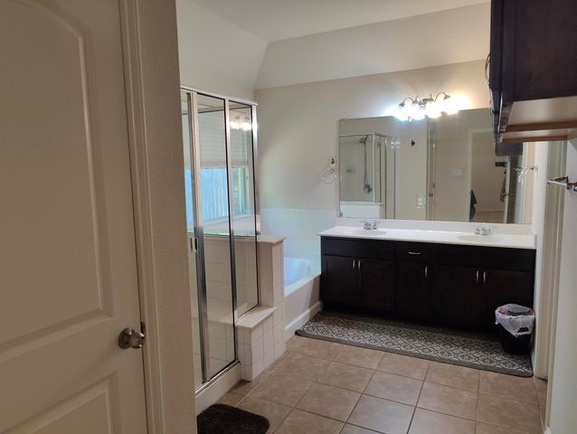 528 S Brook DR, Leander, TX 78641