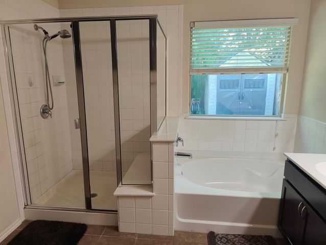 528 S Brook DR, Leander, TX 78641