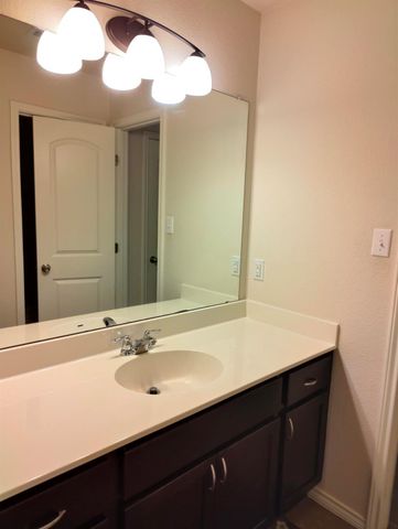 528 S Brook DR, Leander, TX 78641