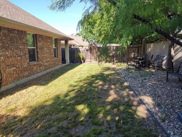 528 S Brook DR, Leander, TX 78641