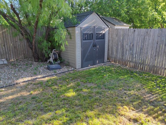 528 S Brook DR, Leander, TX 78641