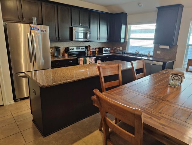 528 S Brook DR, Leander, TX 78641