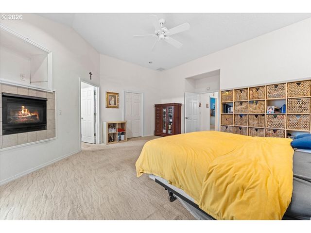 14234 Nw LAKESHORE Ct, Portland, OR 97229