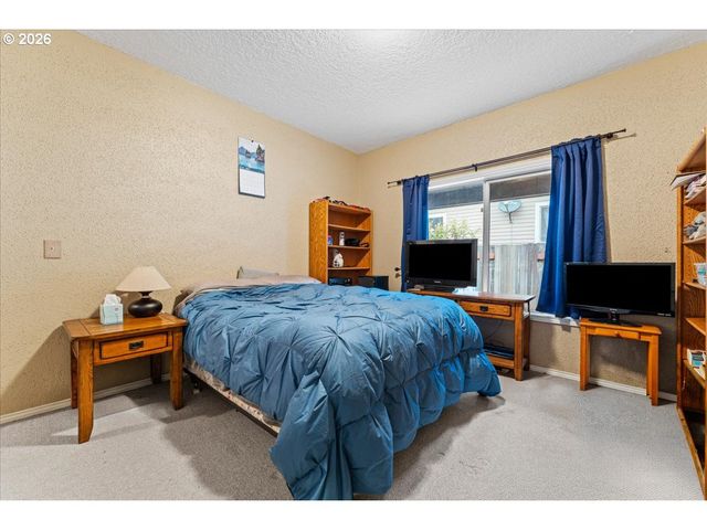 14234 Nw LAKESHORE Ct, Portland, OR 97229
