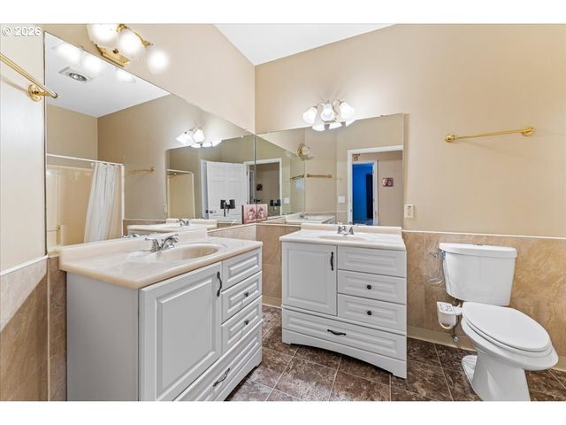 14234 Nw LAKESHORE Ct, Portland, OR 97229