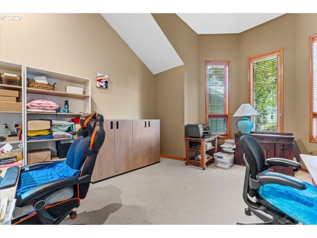 14234 Nw LAKESHORE Ct, Portland, OR 97229