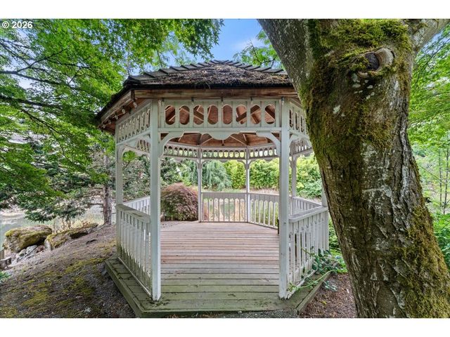 14234 Nw LAKESHORE Ct, Portland, OR 97229