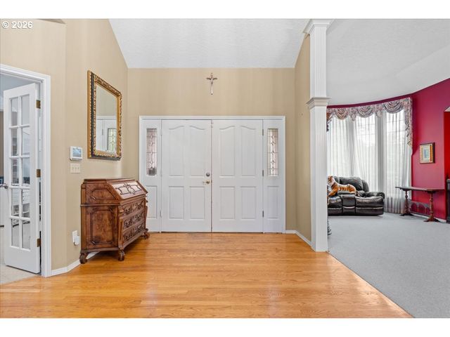 14234 Nw LAKESHORE Ct, Portland, OR 97229