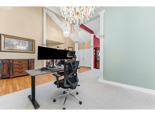 14234 Nw LAKESHORE Ct, Portland, OR 97229